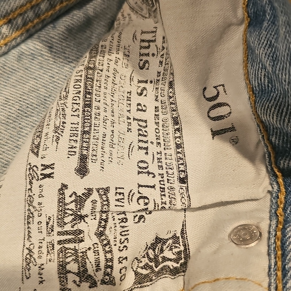 Levi’s Premium Distressed Cutoff Denim Shorts - Picture 4 of 6